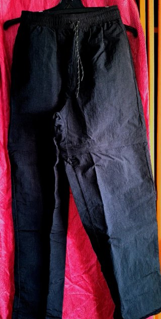 Pantalón desmontable negro
