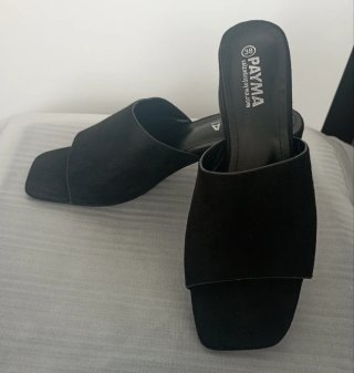 Sandalias mule negras Payma talla 38