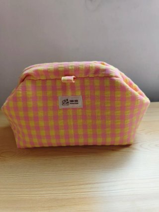 Neceser cuadros rosa y amarillo