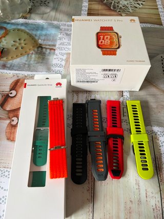 Huawei Watch Fit 5 Pro Naranja.