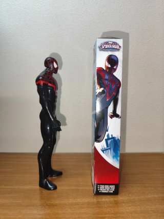 Figura Spider-Man Negro Titan Hero Series 30cm