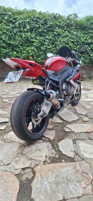 BMW S1000RR Roja y Blanca