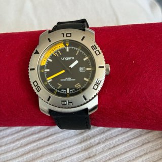 Reloj Ungaro Hombre Negro y Plateado