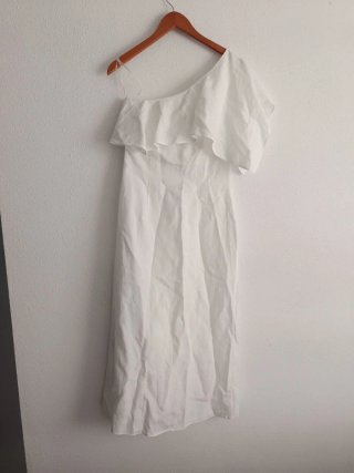 Vestido asimétrico midi lino volantes
