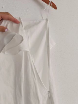 Vestido asimétrico midi lino volantes