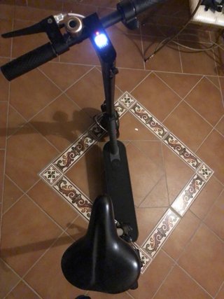 Patinete eléctrico con asiento