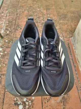 Scarpe da ginnastica Adidas nere e bianche