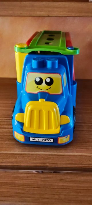Camión porta coches Molto