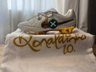 Botas Ronaldinho y Pandeiro Firmado