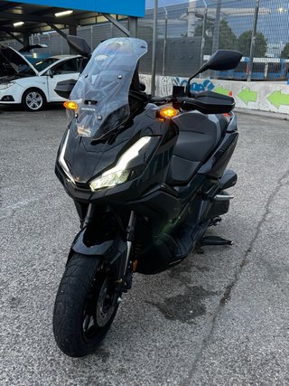 Honda Adv 350