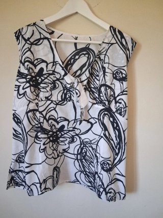 Blusa sin mangas estampada mujer