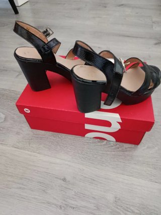 Sandalias Wonders Piel Negras Talla 36