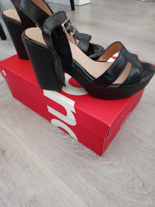 Sandalias Wonders Piel Negras Talla 36