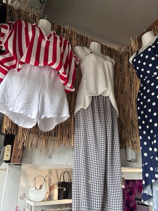 Conjuntos, vestidos, faldas, tops, camisas