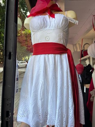 Conjuntos, vestidos, faldas, tops, camisas