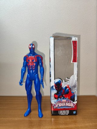 Figura de Spider-Man 2099 Hasbro Titan Hero Series