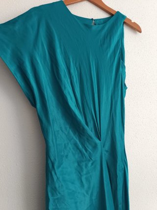 Vestido largo Zara satinado asimétrico Talla L