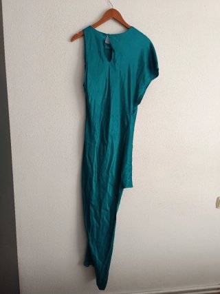 Vestido largo Zara satinado asimétrico Talla L