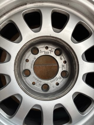 Llantas originales BMW 15” neumáticos Kumho Ecsta