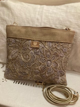Bolso Ferchi Beige y Dorado
