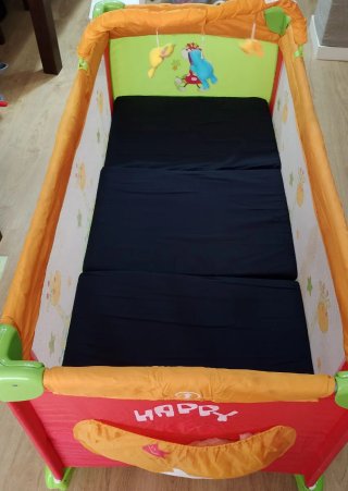 Cuna de viaje con colchón y con mosquitera