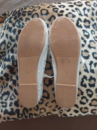 Zapatos niña blancos con pedrería