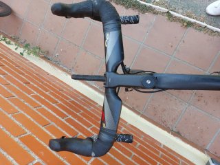 Bicicleta carretera full carbon. Ruedas de carbono