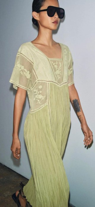 Vestido plisado encaje Zara Talla M