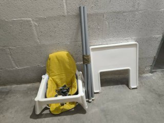 Trona Ikea con cojín amarillo