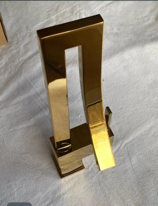 Grifo de baño dorado moderno