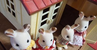 Familia Conejo Chocolate Sylvanian Families