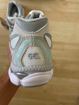 Asics NYC Gel Gris/Blanco
