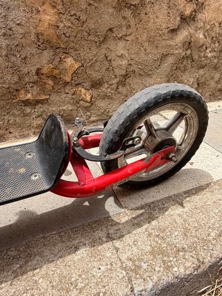 Patinete infantil vintage rojo