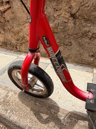 Patinete infantil vintage rojo
