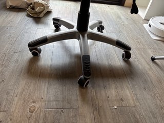 Silla gaming con ruedas nueva