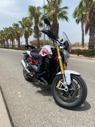 BMW R1200R LC K53 Naked Blanca y Roja 2015