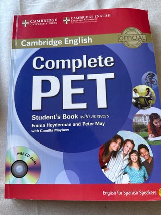 Libros complete pet teacher and students book.