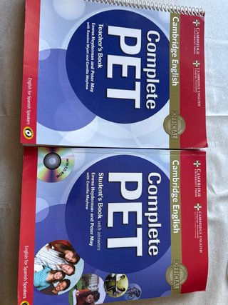 Libros complete pet teacher and students book.