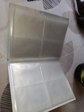 Álbum y cartas Pokémon