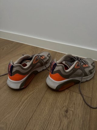 Zapatillas Nike Air Max 200 Beige y naranja