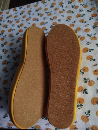 Sandalias amarillas de tiras