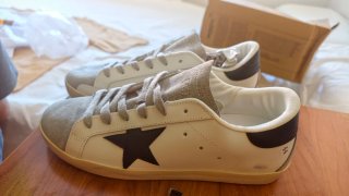 Golden Goose Zapatillas Grises y Blancas SIN USAR