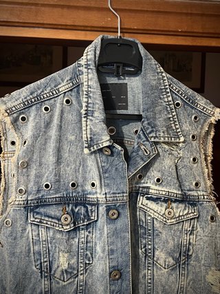 Gilet Zara Man jeans con borchie