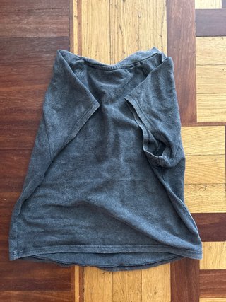 Top Bershka Brooklyn 86 gris talla S