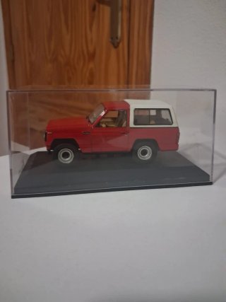 Miniatura Nissan Patrol 1:43