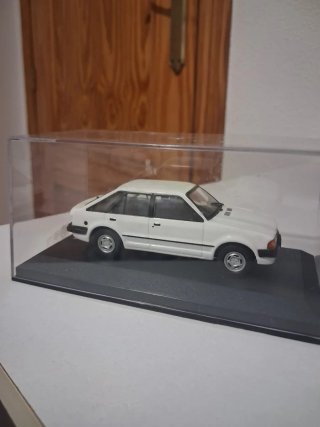Coche a escala 1:43 Ford Escort XR3 (1982)