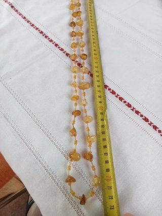 Collana lunga con pietre color miele