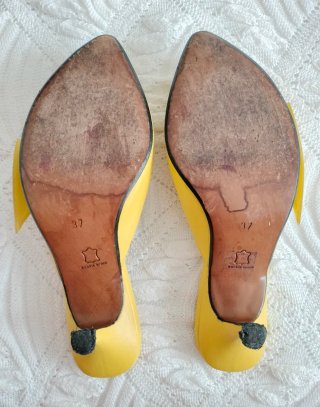Zapatos joya de piel amarillos , Talla 37