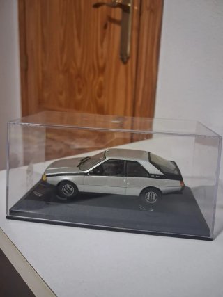 Miniatura Renault Fuego GTX 1:43
