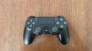PS4 Slim 1TB + Mando DualShock4